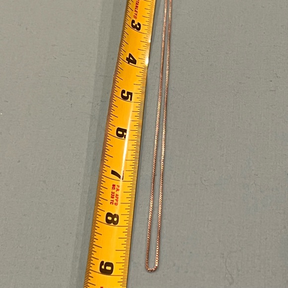 18in Sterling Silver Box Chain - Picture 2 of 3